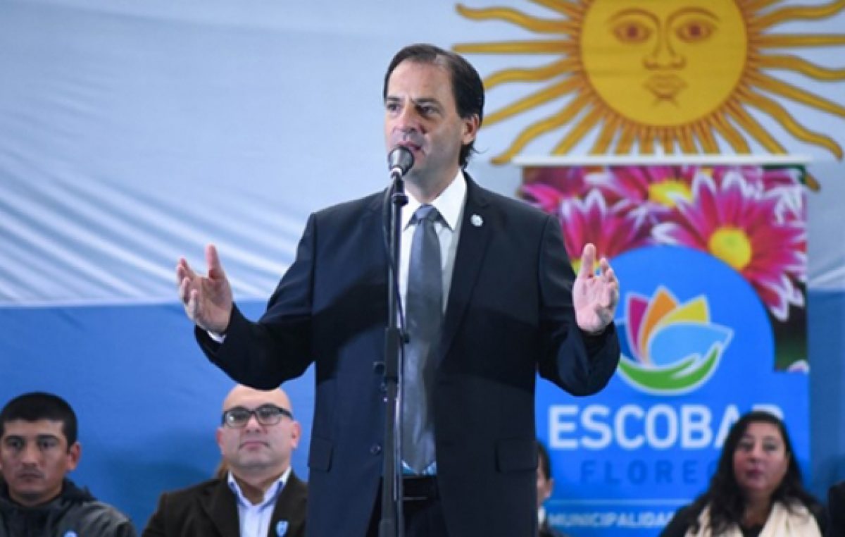 El Intendente de Escobar anunció un bono de $10.000 para los trabajadores municipales