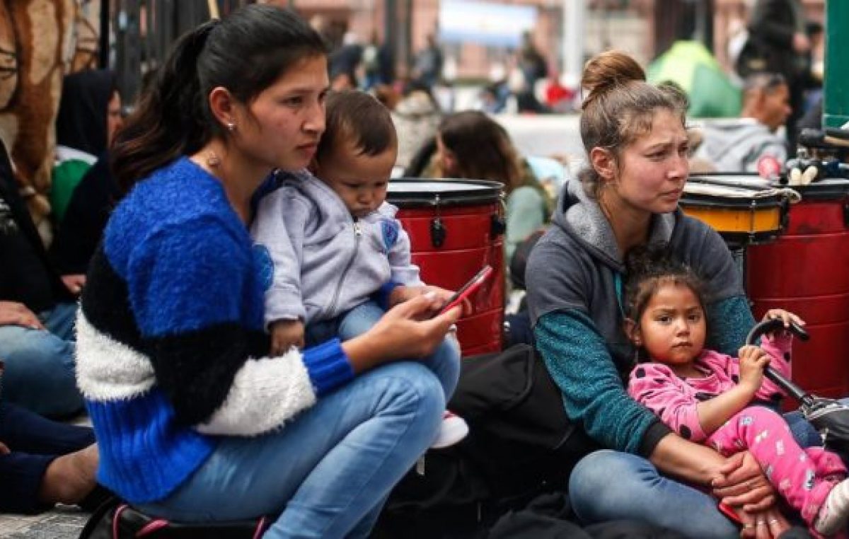 Sube la desocupación y afecta más a mujeres jóvenes