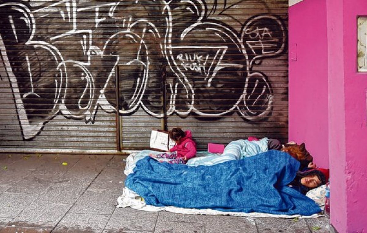 Ya hay escuelas rosarinas donde piden abrir los comedores durante la noche
