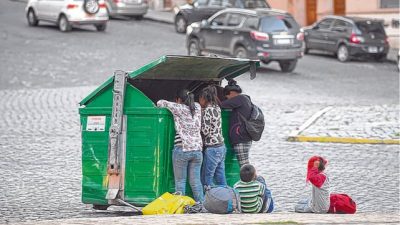 Asisten a 200 chicos y 60 embarazadas con desnutrición en barrios de Rosario