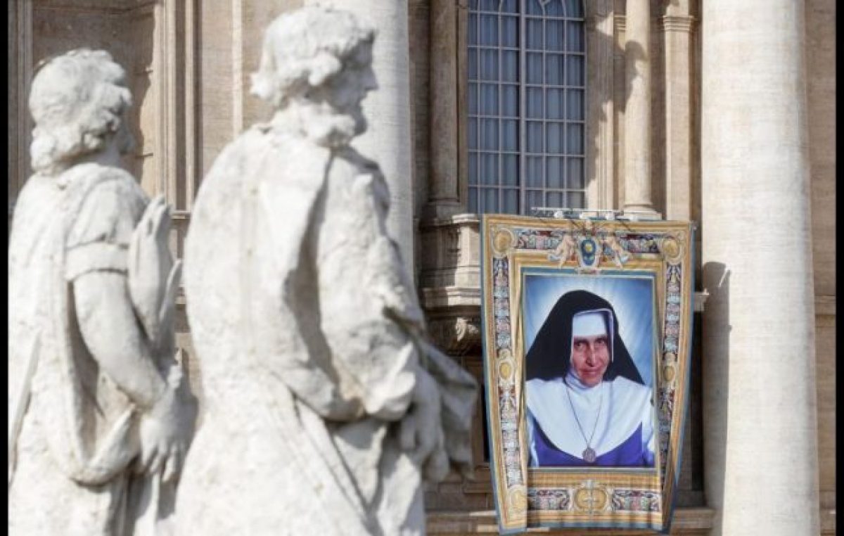 El Papa canonizó a la Hermana Dulce para amargura de Bolsonaro