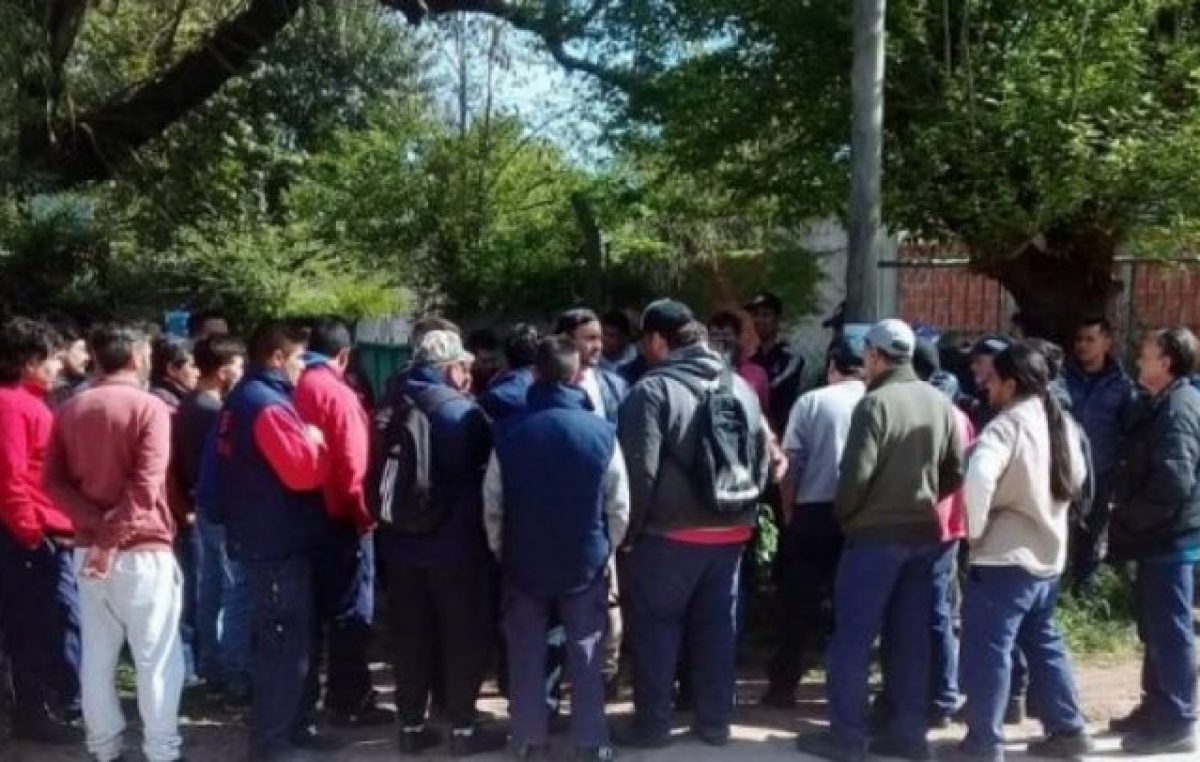 Moreno: Sin previo aviso, cerró una fábrica de cortinas y dejó a 100 empleados en la calle