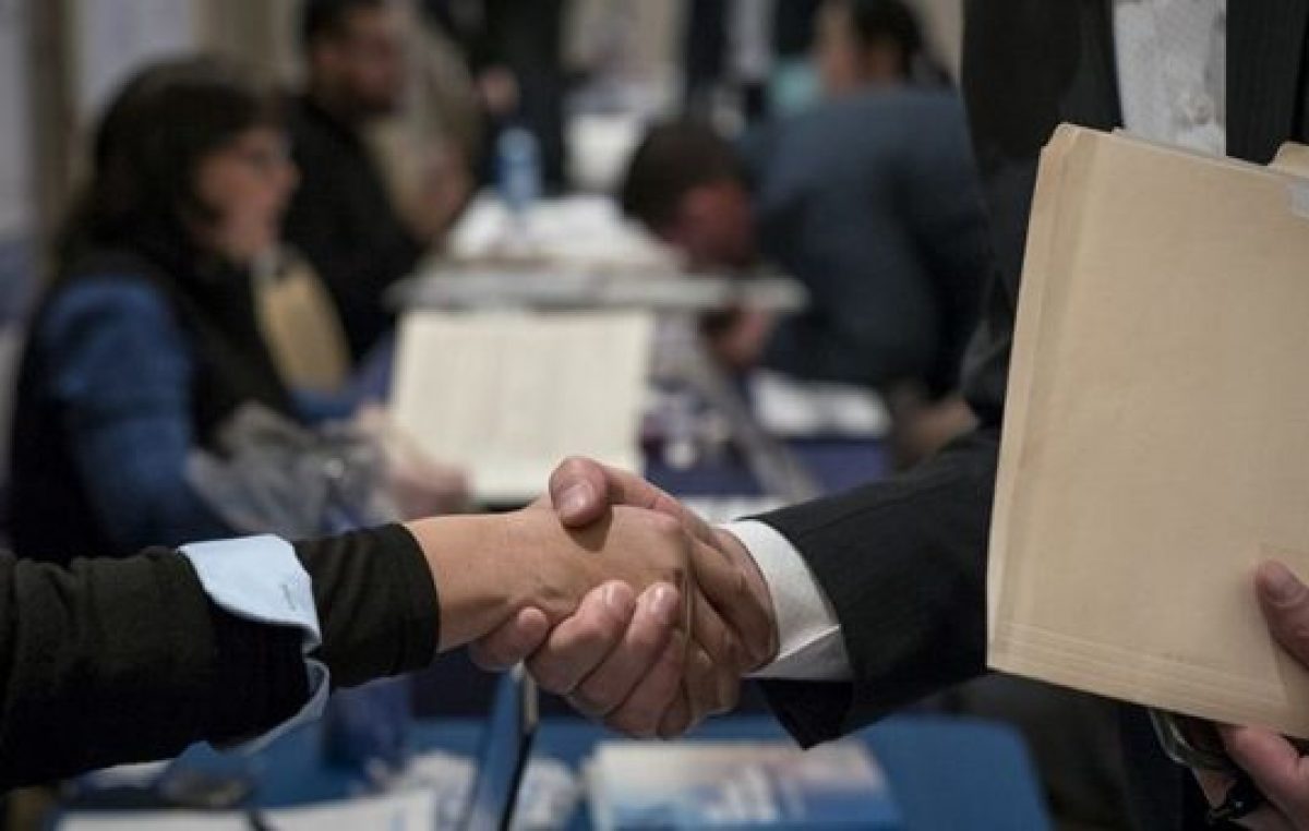 Crece el número de argentinos que intenta conseguir trabajo en Chile