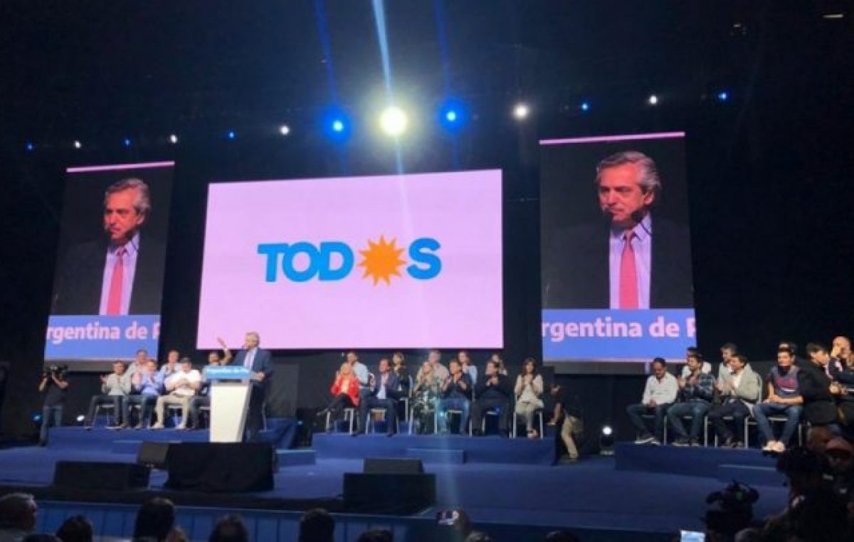 En el cierre de campaña de Massa, Fernández pidió que “el domingo terminemos este tiempo llenando las urnas de votos”