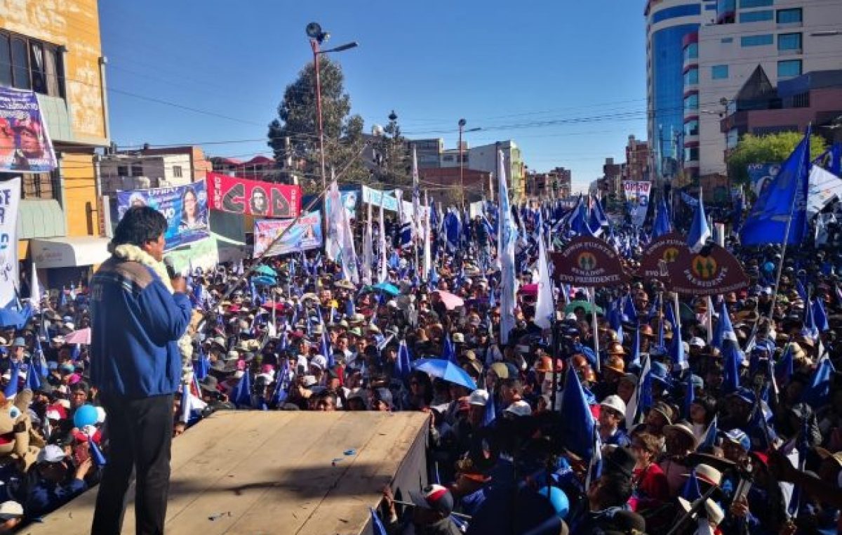 Multitudinaria convocatoria en Oruro en cierre de campaña Morales-García Linera