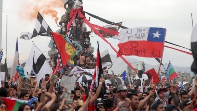 Tras los cambios en el gabinete, las movilizaciones se multiplican en Chile