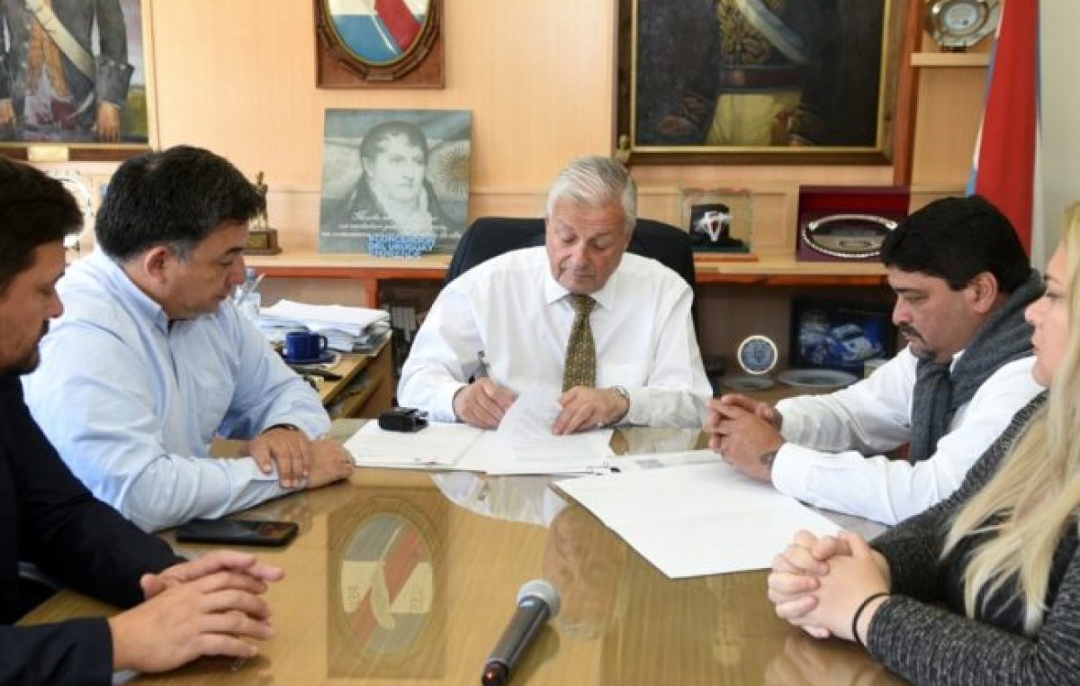 El Municipio de Concepción y los gremios acordaron pases a planta y un nuevo aumento
