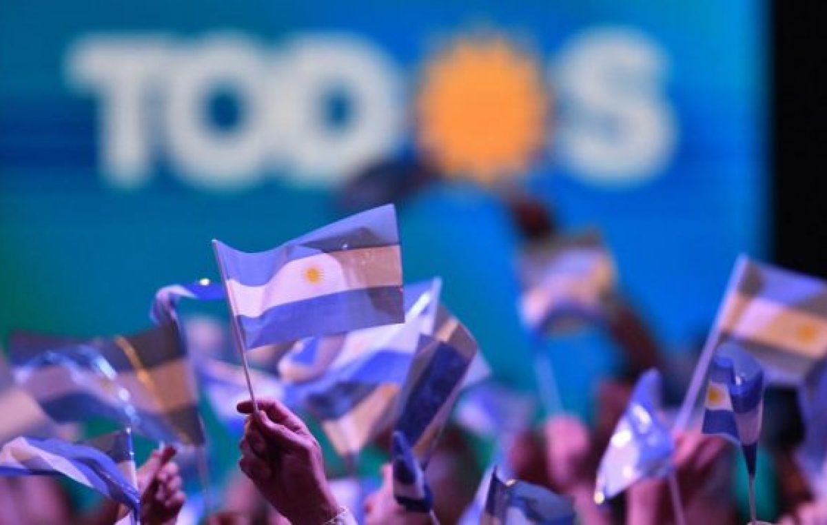 «El Gobierno volvió a manos de la gente»