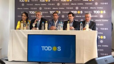 «Que Macri deje de firmar decretos para los amigos»