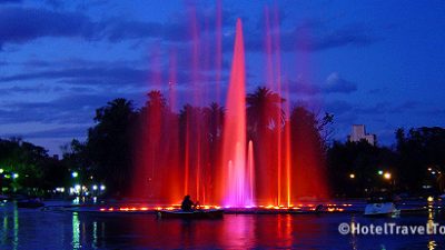 Un desperfecto puso fin al show de aguas danzantes de Rosario y no hay dinero para la reparación 