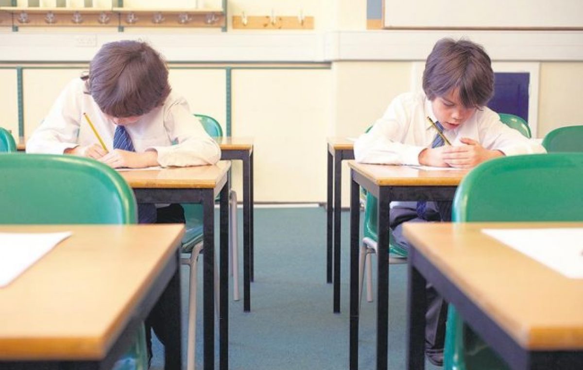 Unos 250.000 estudiantes pasaron de la educación privada a la pública