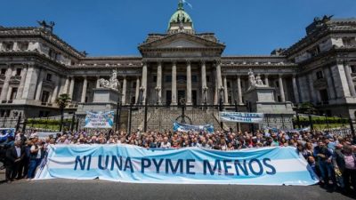 Las pymes quieren que Sandleris se vaya