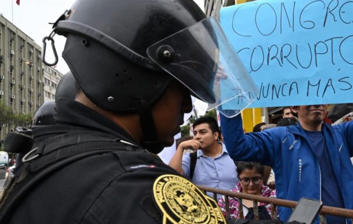 El Presidente anunció el cierre del Congreso de Perú 