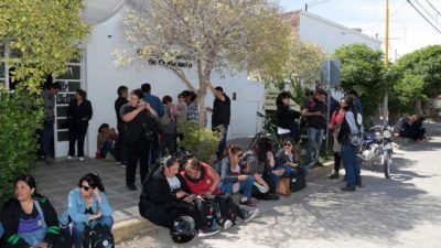 Centenario: sin suba salarial, se tensa la transición
