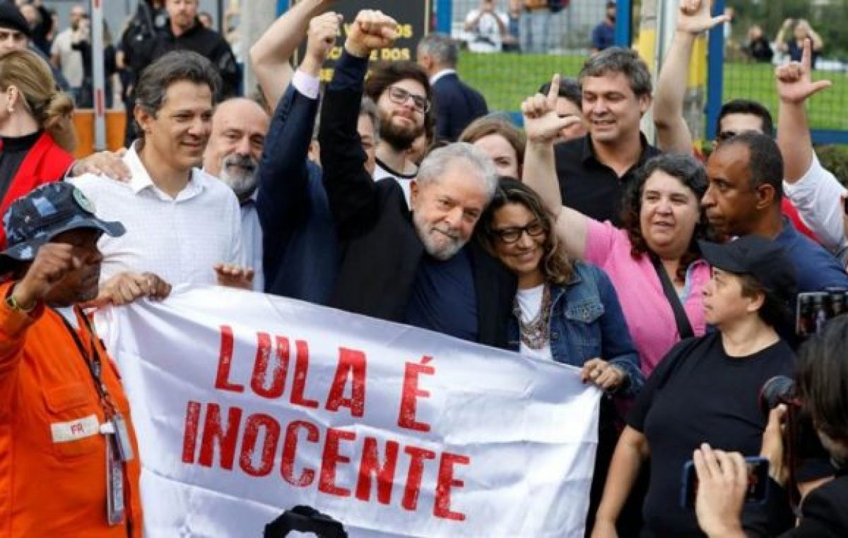 Intendentes peronistas celebran la libertad de Lula mientras se habla del 17 de Octubre brasileño