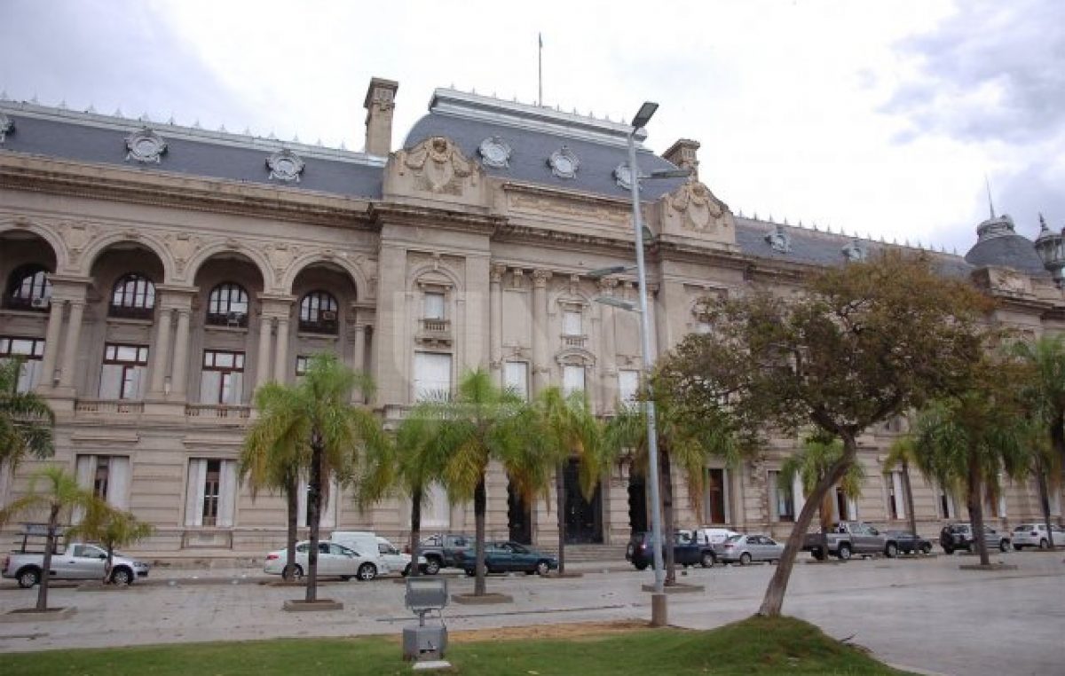 La provincia de Santa Fe sale a dar auxilio financiero a municipios y comunas