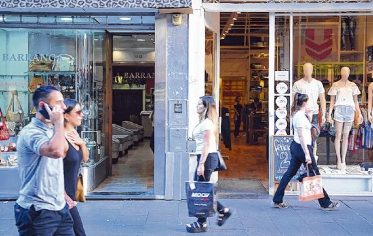 Ventas en comercios minoristas cayeron un 10 por ciento en octubre