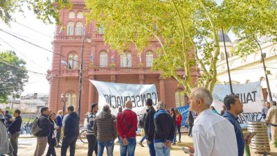 Los municipales rosarinos hacen huelga hoy y esta noche no habrá Colectividades