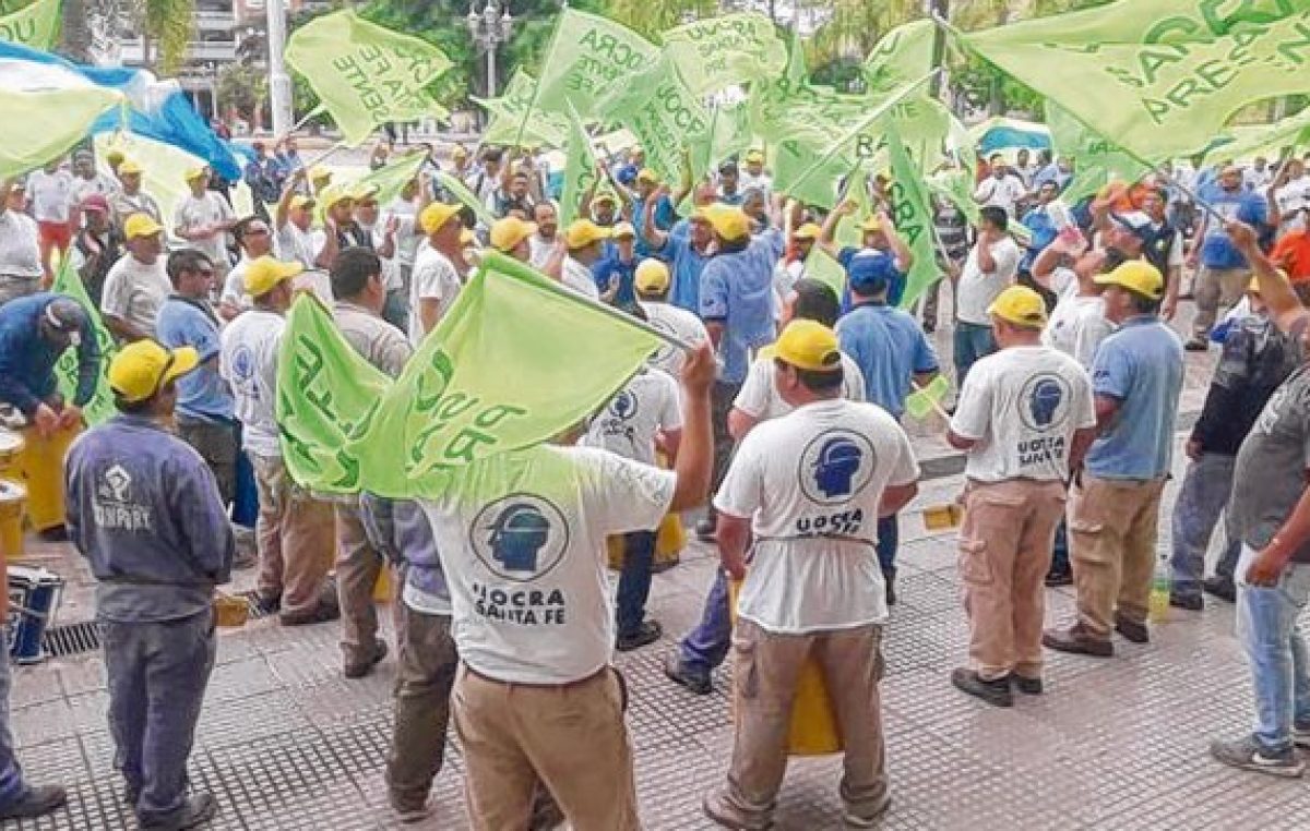 El acueducto Desvío Arijón se paralizó y hay 160 suspendidos