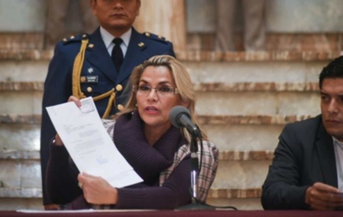 La presidenta Añez deja en manos del Congreso el llamado a elecciones