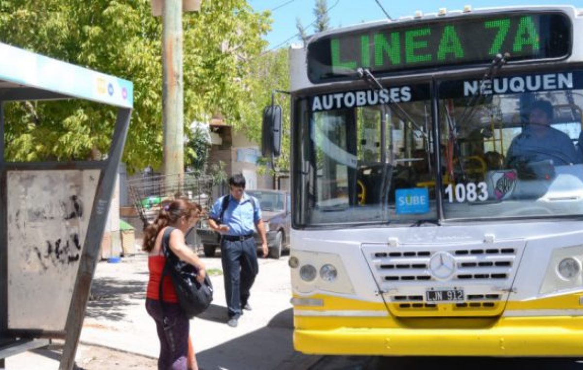 Denuncian al MPN y Cambiemos por suba del boleto a $34,50 en Neuquén