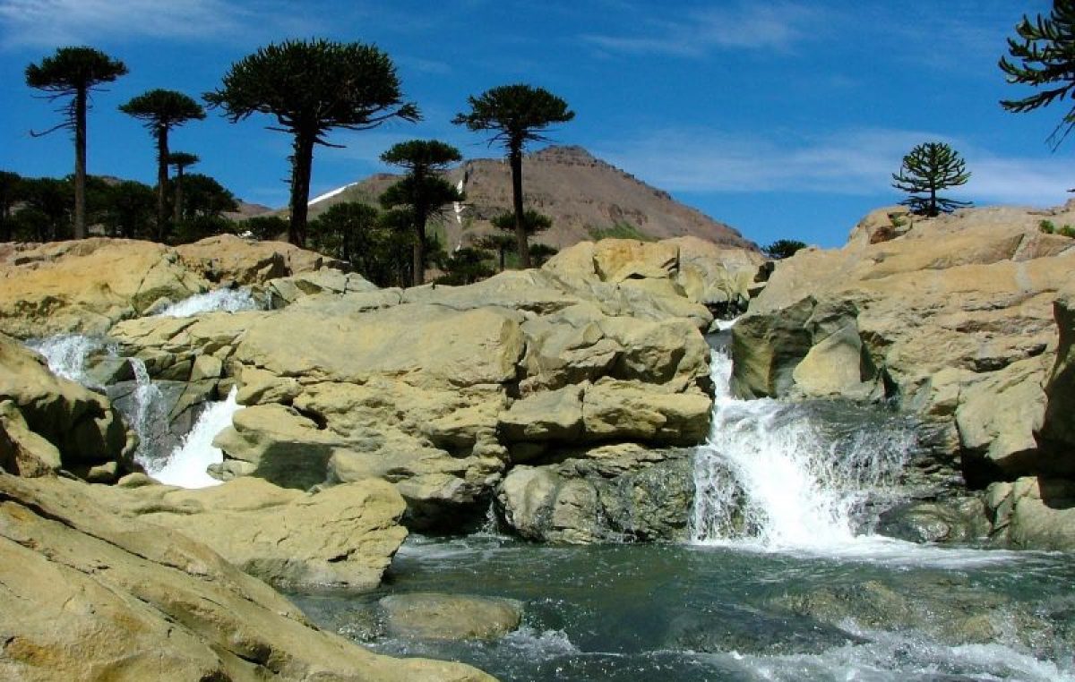 El increíble sendero de las cascadas en Caviahue