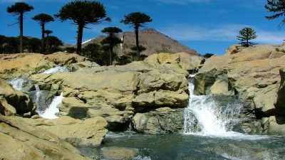 El increíble sendero de las cascadas en Caviahue