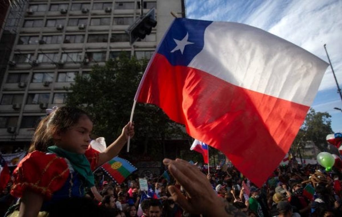 El acuerdo constitucional muestra sus primeras grietas