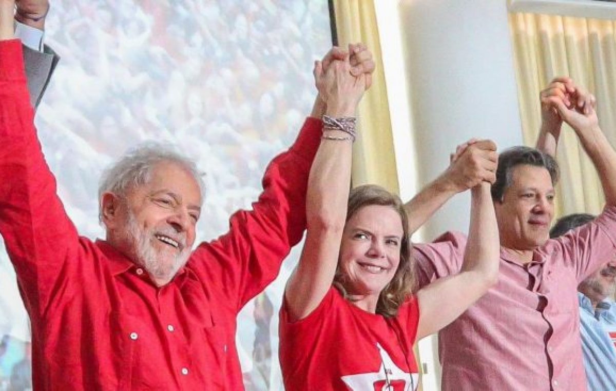 Lula: «Puedo subirme a la carrera del 2022»