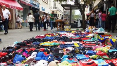 Por la crisis económica se ampliará el cupo de vendedores ambulantes en Rosario