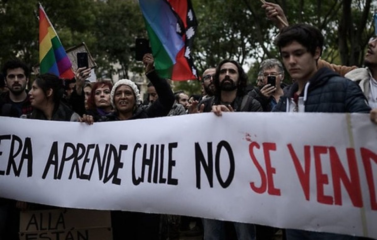 Para la calle, la agenda de Piñera es cosmética