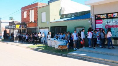 Gualeguaychú: Cerca de 300 personas se presentaron para cubrir dos puestos de trabajo