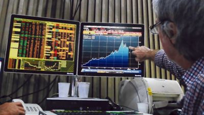 Fuerte suba de acciones y bonos en aval a la política fiscal del gobierno
