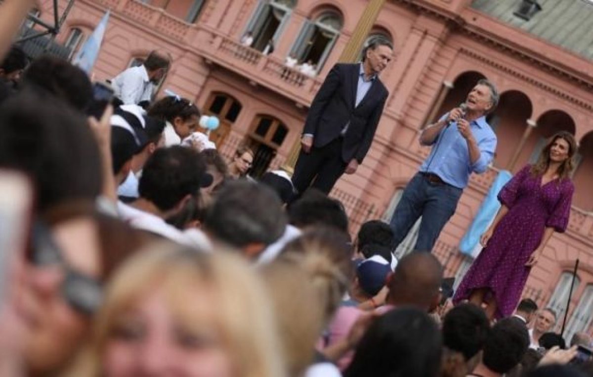 Se va con una imagen muy baja pero quiere liderar la oposición