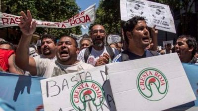 Olla popular en Cresta Roja: Tras 4 años de promesas incumplidas, los trabajadores despedidos reclaman su reincorporación