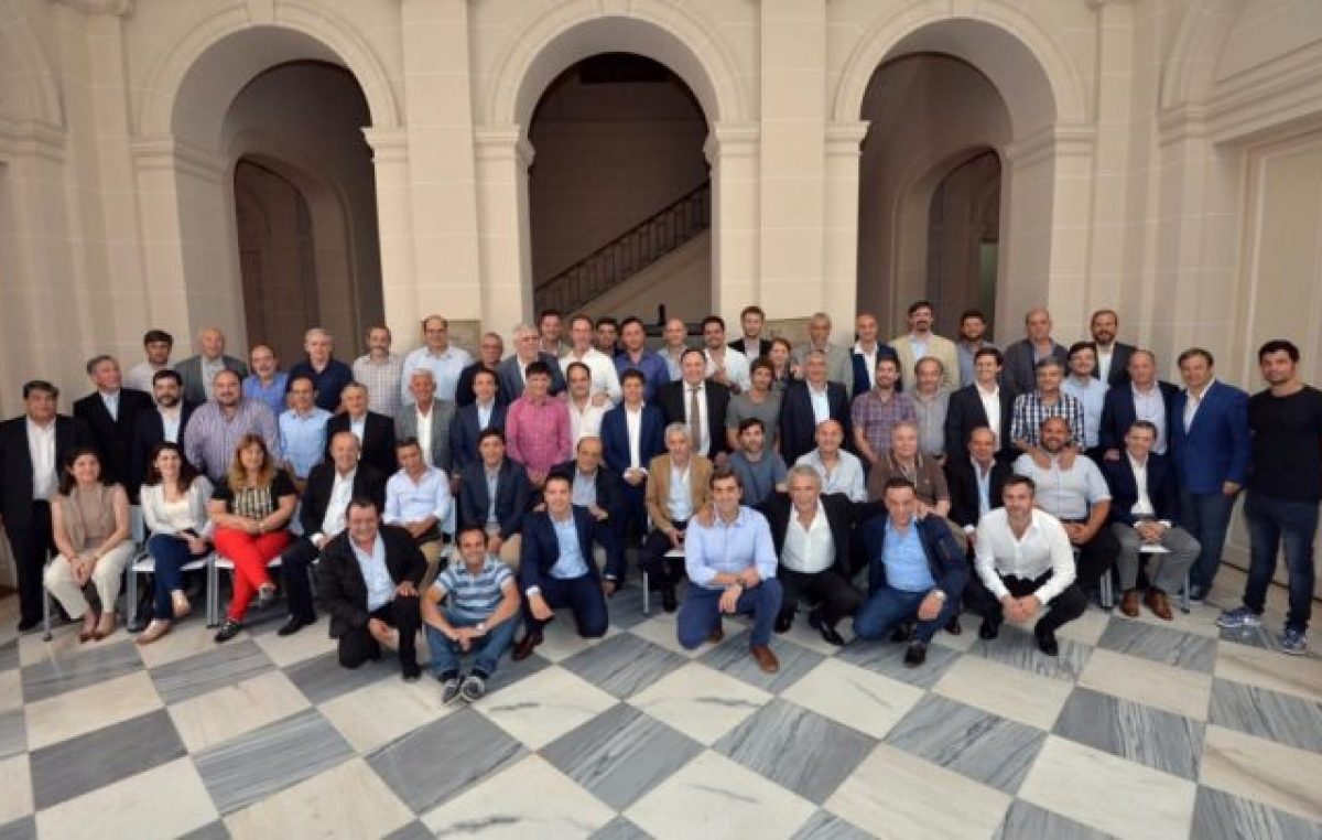 Kicillof recibió a los intendentes peronistas: «Vamos a estar al lado de ustedes en el territorio»
