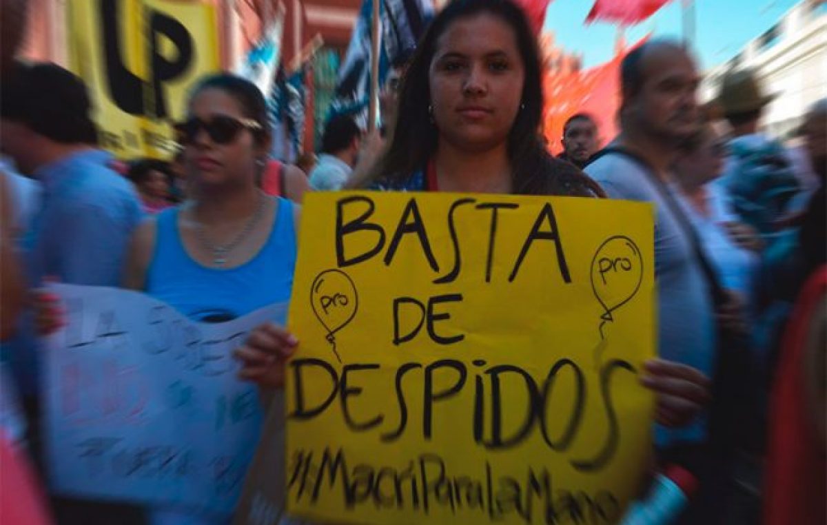 Trabajadores en la picadora de carne