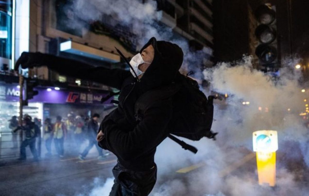 Ardió Hong Kong en la madrugada navideña