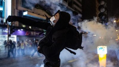 Ardió Hong Kong en la madrugada navideña