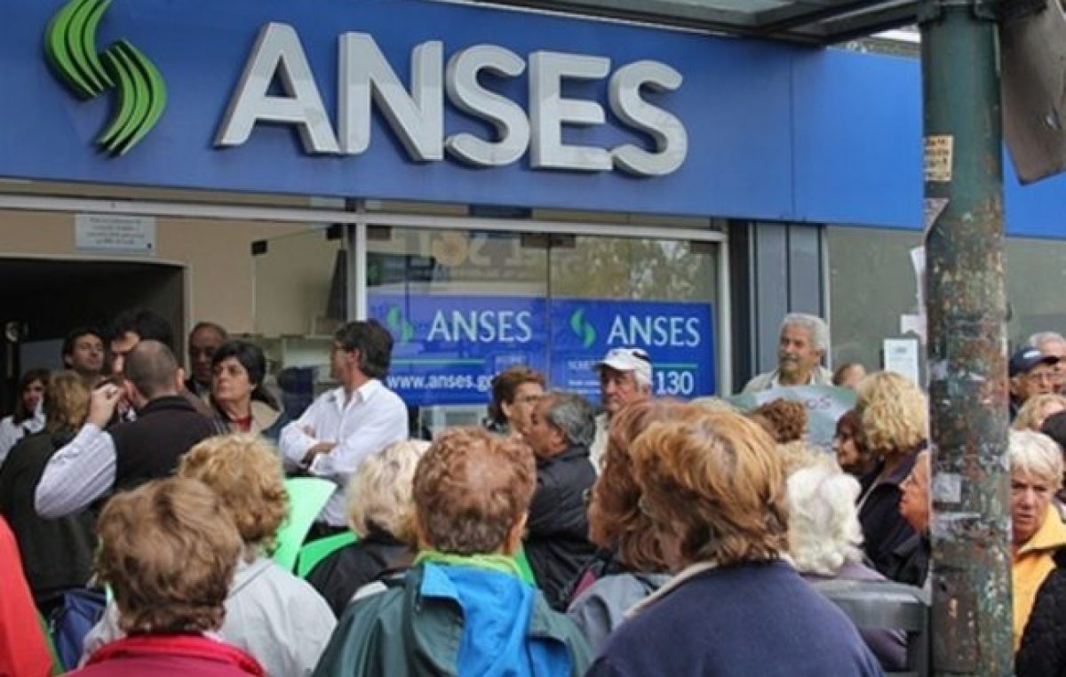 El plan de Alberto Fernández para los jubilados: sumas fijas para el 70%, aumentos trimestrales, nueva fórmula de movilidad