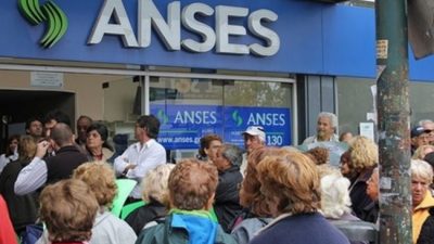 El plan de Alberto Fernández para los jubilados: sumas fijas para el 70%, aumentos trimestrales, nueva fórmula de movilidad