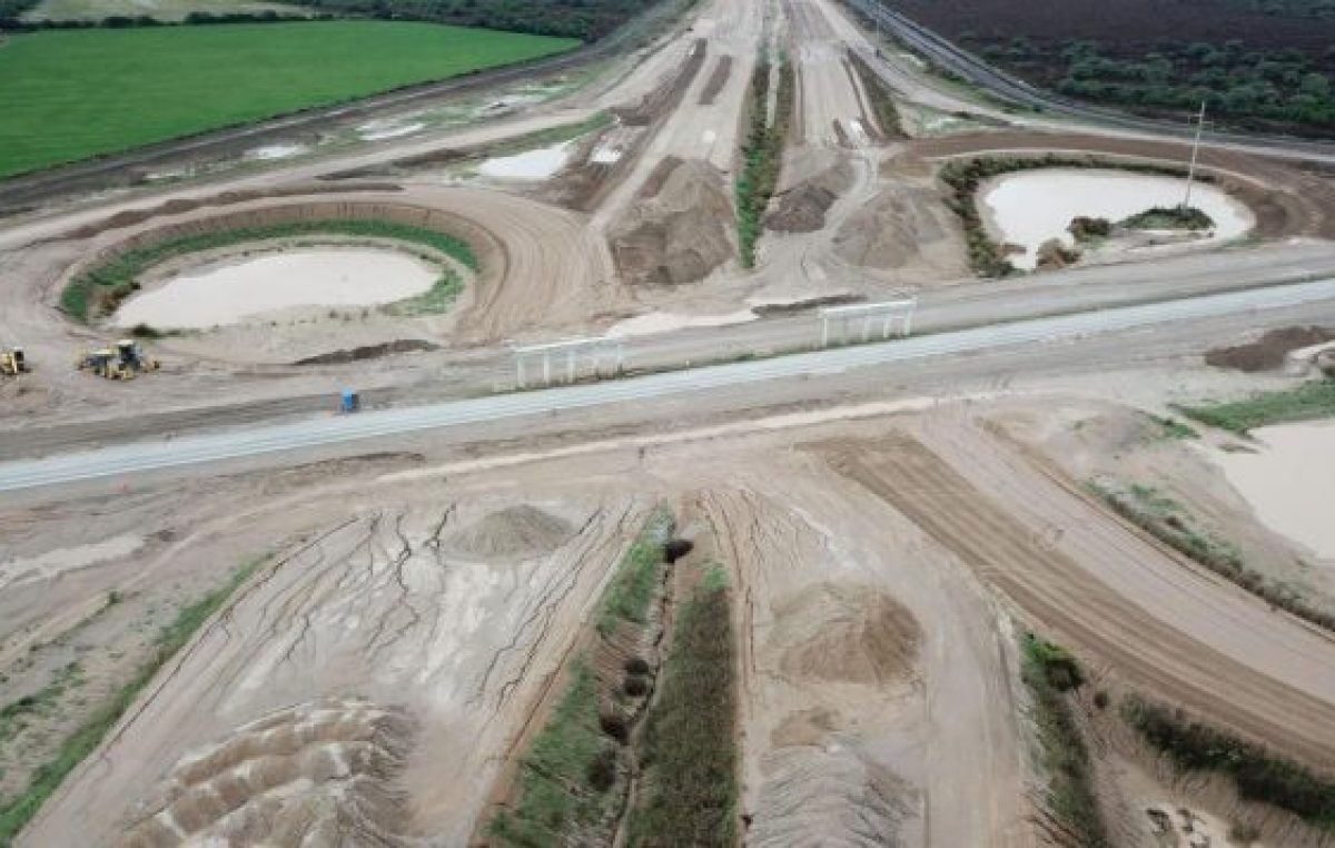 Poco avance en las cuatro autopistas nacionales anunciadas para Córdoba