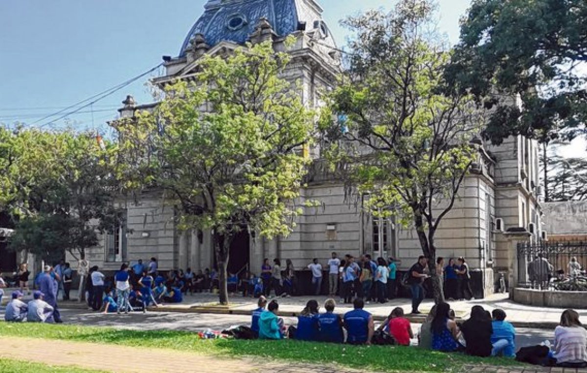 Casilda se moviliza en defensa del salario, el empleo y la salud pública
