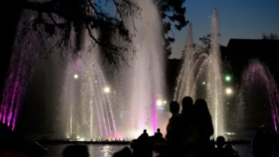 Aguas danzantes rosarinas: un minishow acotado de jueves a domingos