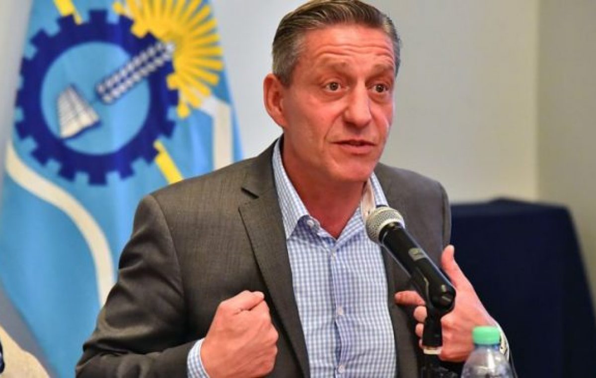 El gobernador de Chubut les recortará regalías hídricas a algunos municipios