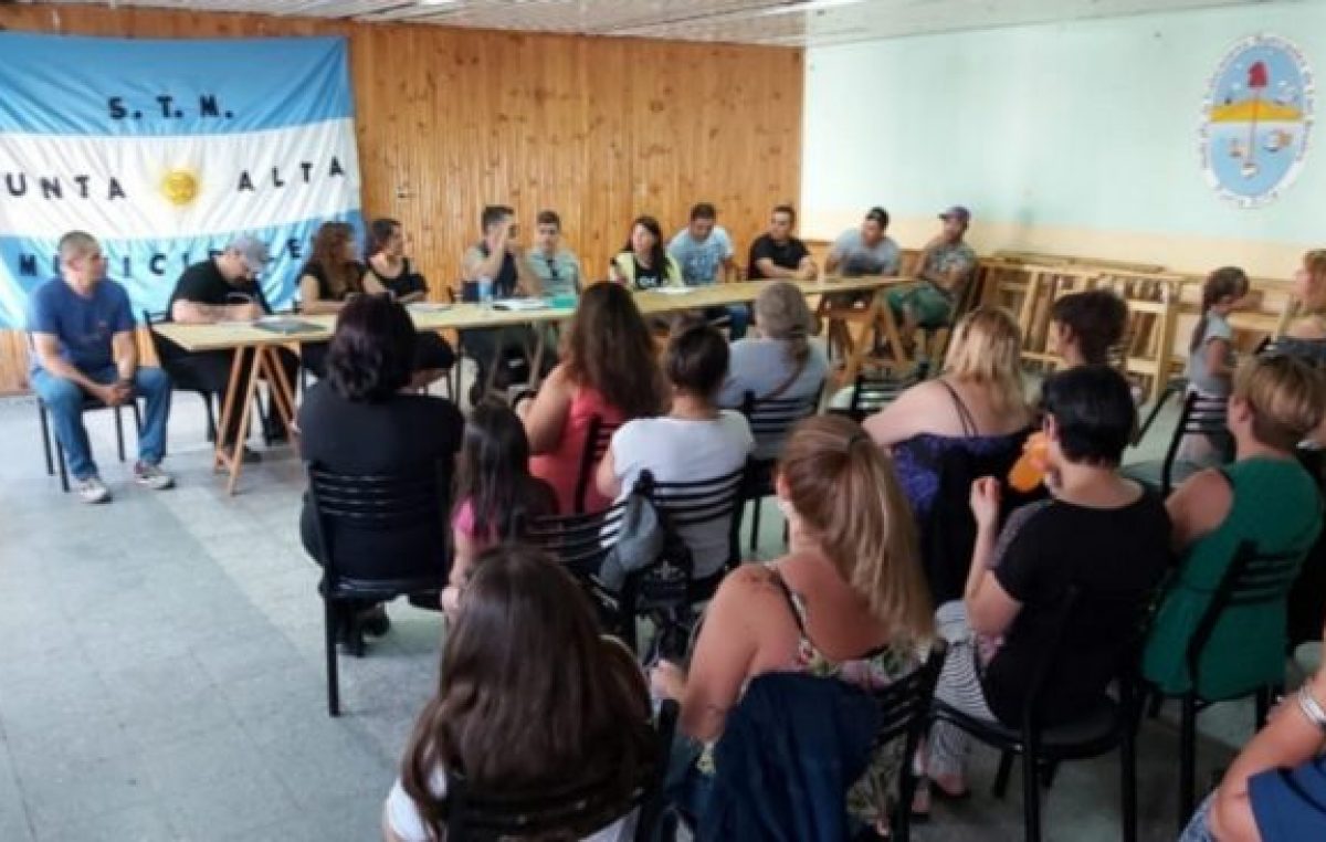 Sin recolección de residuos y otros servicios por un paro de empleados municipales de Coronel Rosales