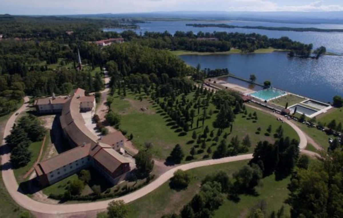 Nación busca dar impulso a los hoteles de Embalse