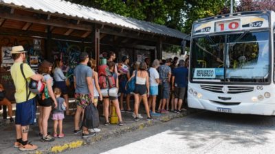El colapso del transporte en Bariloche no tiene solución