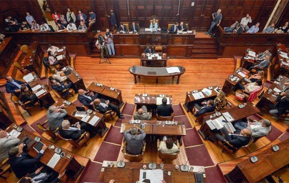 Mendoza: Obras para las comunas, la clave para que el PJ apruebe endeudamiento
