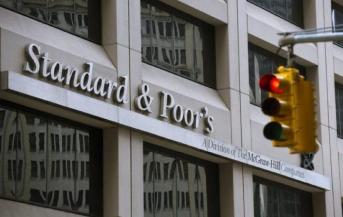 Standard & Poor’s eleva la calificación de la Argentina 